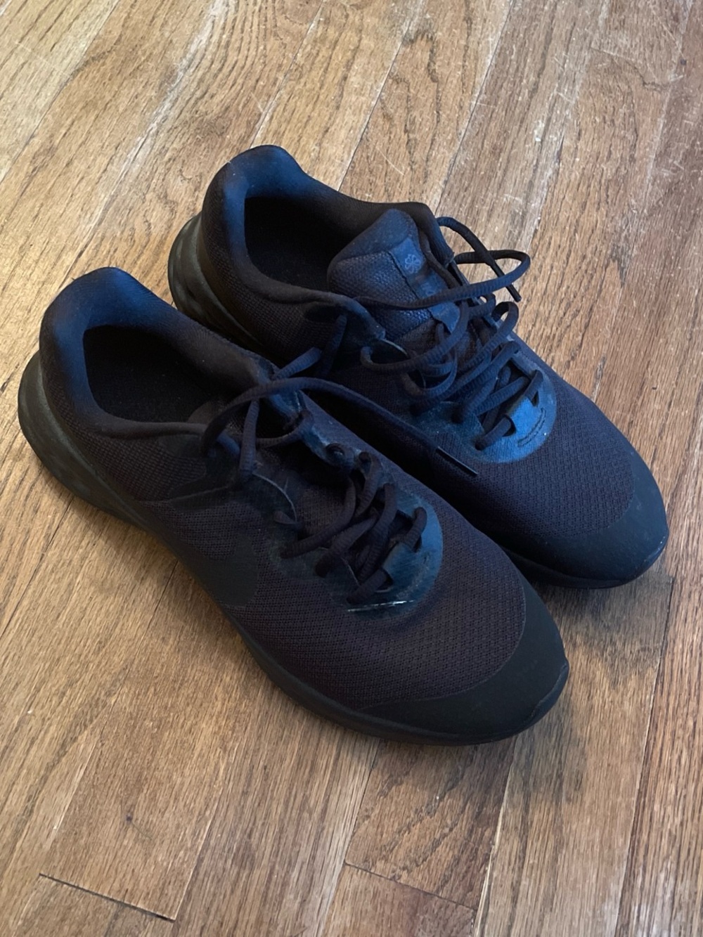 Nike Revolution Youth size 7 Black Athletic Running Sneakers